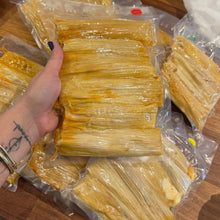 Cargar imagen en el visor de la galería, Tamales de Frijoles con queso y rajas
