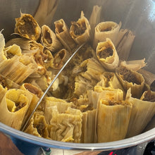 Cargar imagen en el visor de la galería, Tamales de Frijoles con queso y rajas
