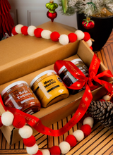 Cargar imagen en el visor de la galería, Caja de 3 salsas Navideñas (MTY)
